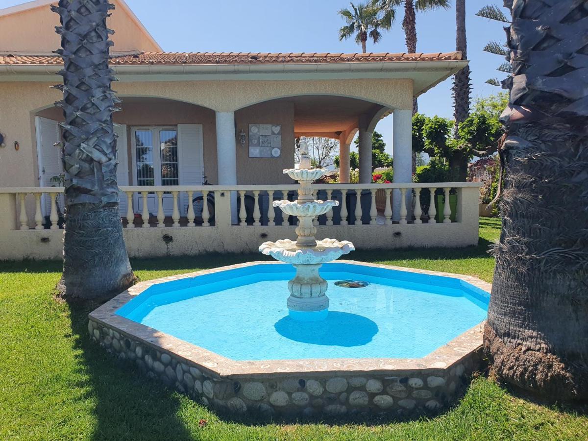 Villa Les Palmiers -Stretta Di I Mandarini Люссиана Экстерьер фото